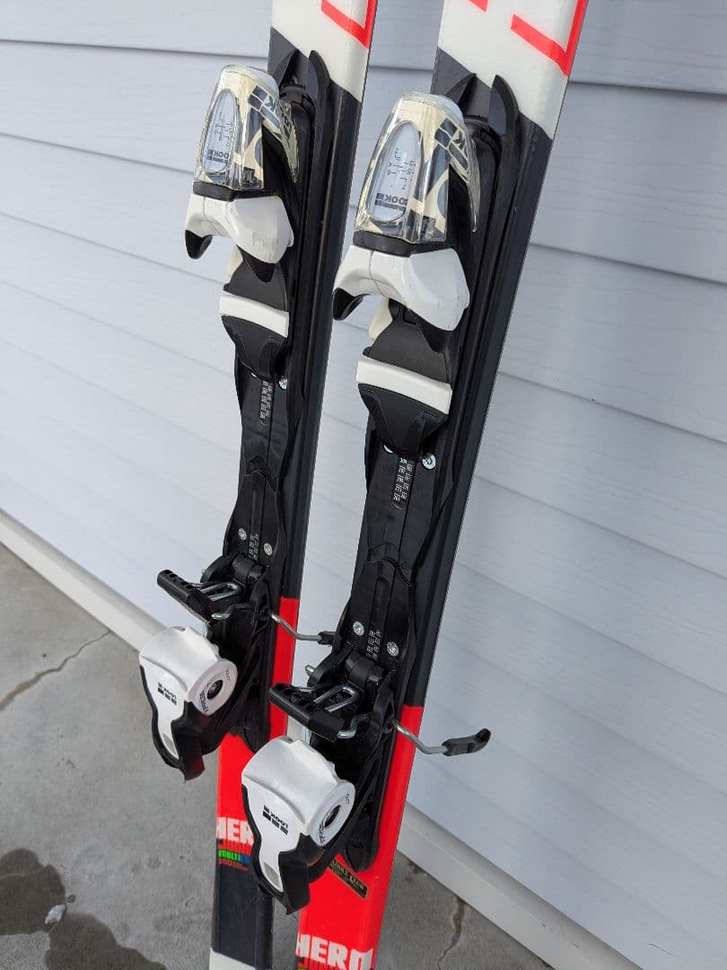 １５０★ROSSIGNOL HERO JUNIOR スキー板とポールセット