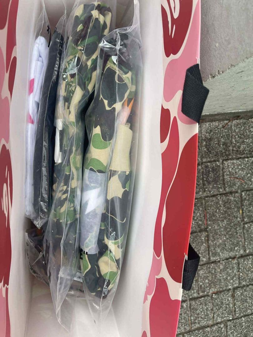 ミュージシャン BAPEx Spotify x CAMO BABY MILO KEYCHAIN