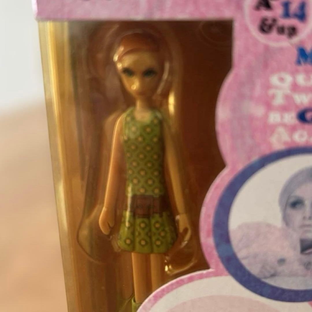 twiggy フィギュア　2種類