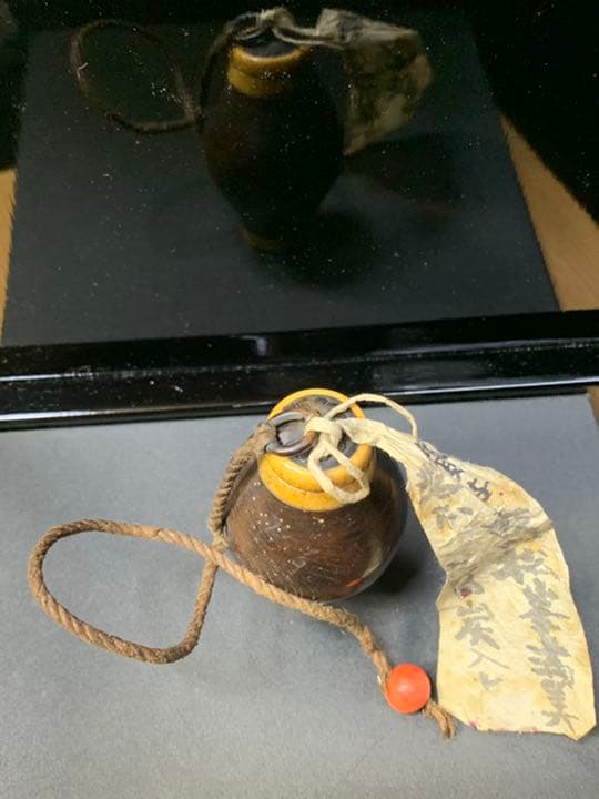 根付け　木製 印籠　サンゴ骨董煙草入れ　時代提げ物　民藝　古民具