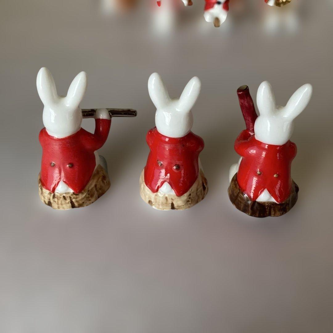 ウサギのオーケストラ　音楽を演奏するウサギの置物　アンティーク