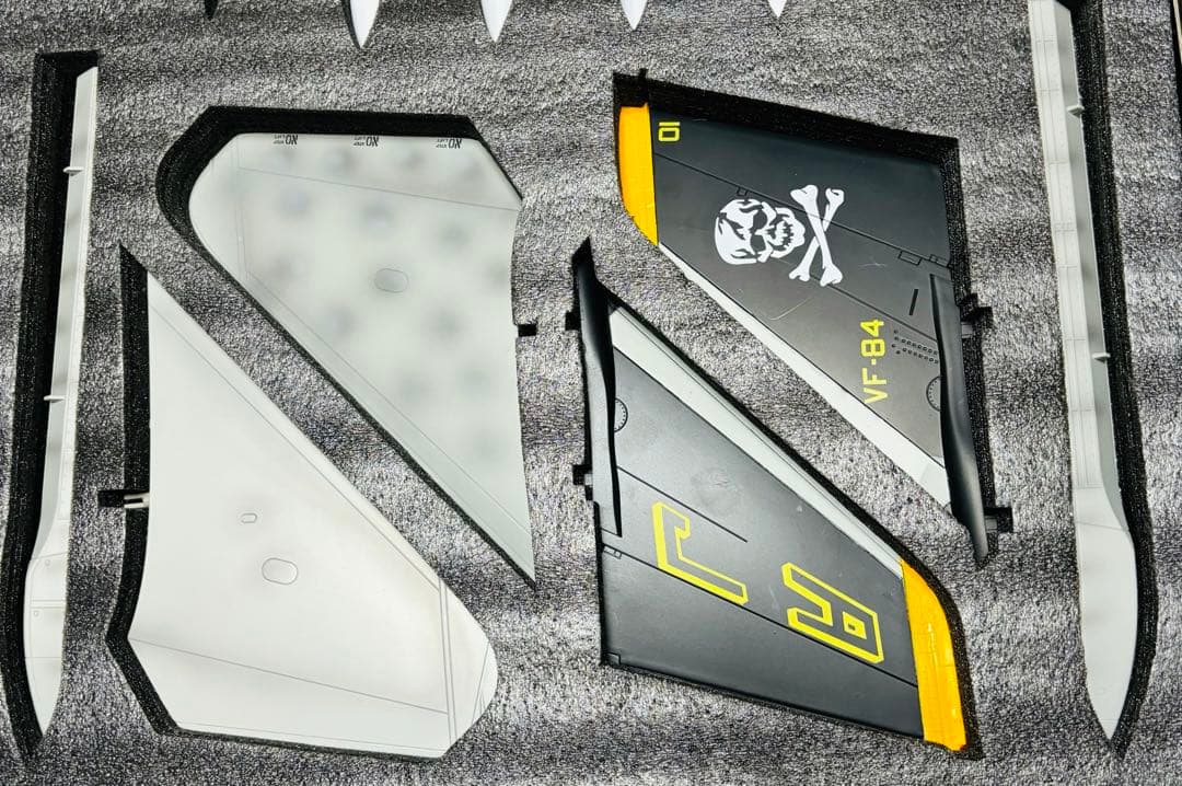 1/18 F-14A トムキャット VF84 ジョリーロジャース