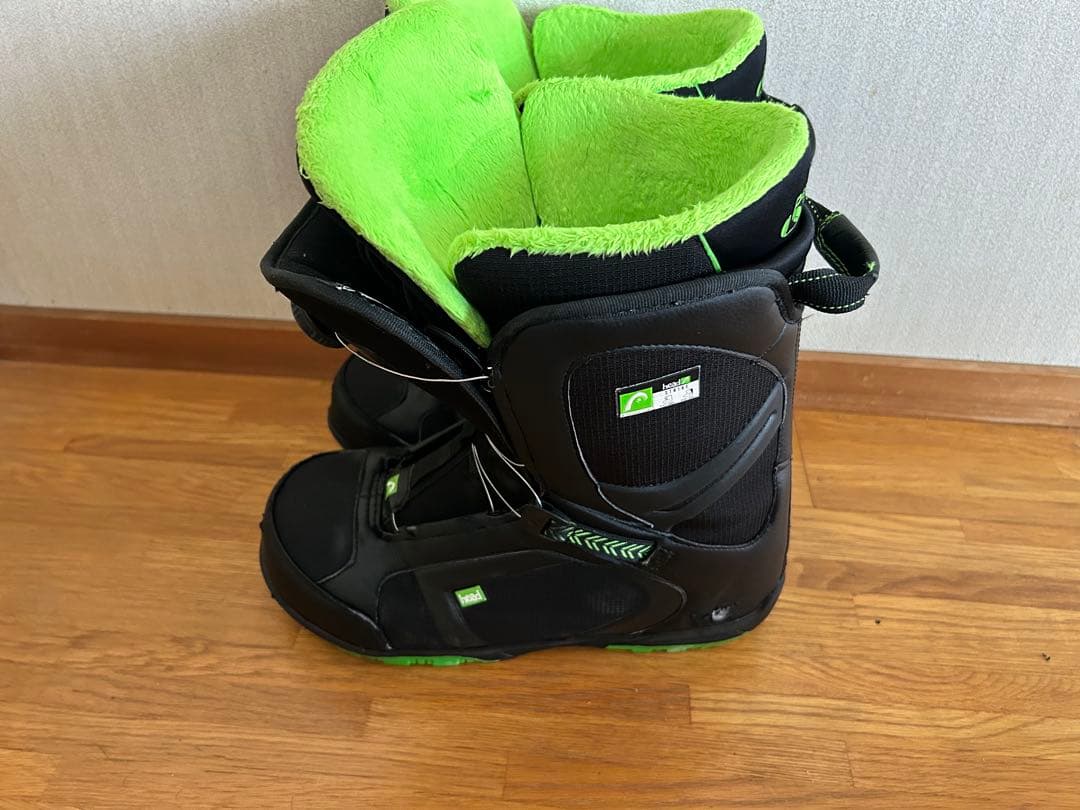 スノーボードブーツ ブラック/グリーン
