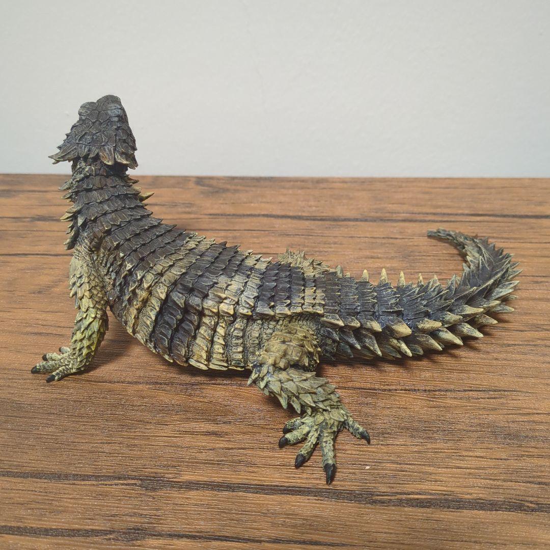 蟹蟲修造　オオヨロイトカゲ　フィギュア