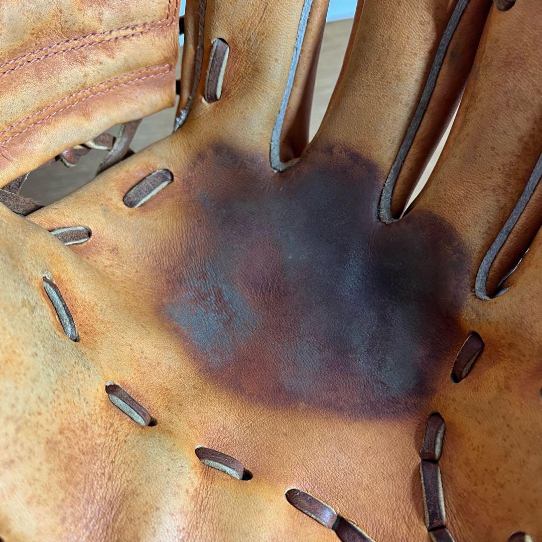 ハイゴールド 一般硬式 グローブ グラブ サイン入り 支給品？ 内野用 刺繍有り