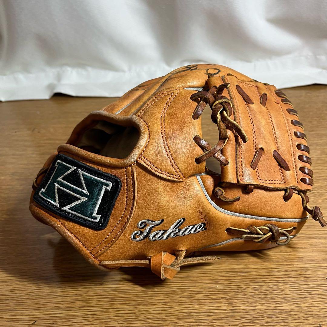 ハイゴールド 一般硬式 グローブ グラブ サイン入り 支給品？ 内野用 刺繍有り