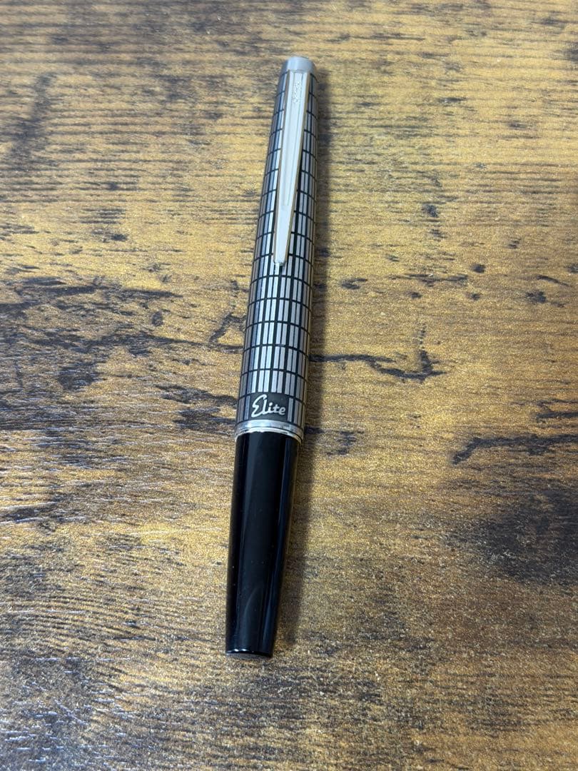 新品未使用　1976年製　蝕刻　エリート　18金　万年筆　パイロット　細字