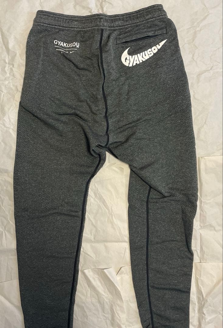 ギャクソウスエット　サイズM