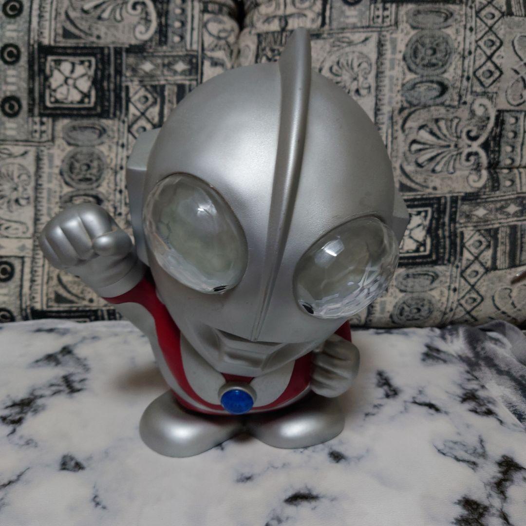 ウルトラマン フィギュア シルバー 赤