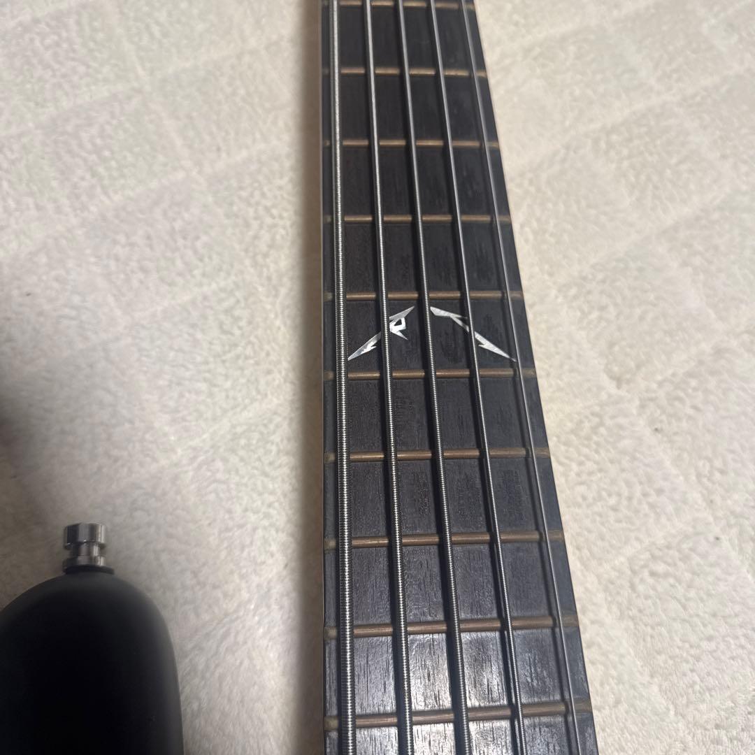 LLICA ベース　5弦　ギグケース付き