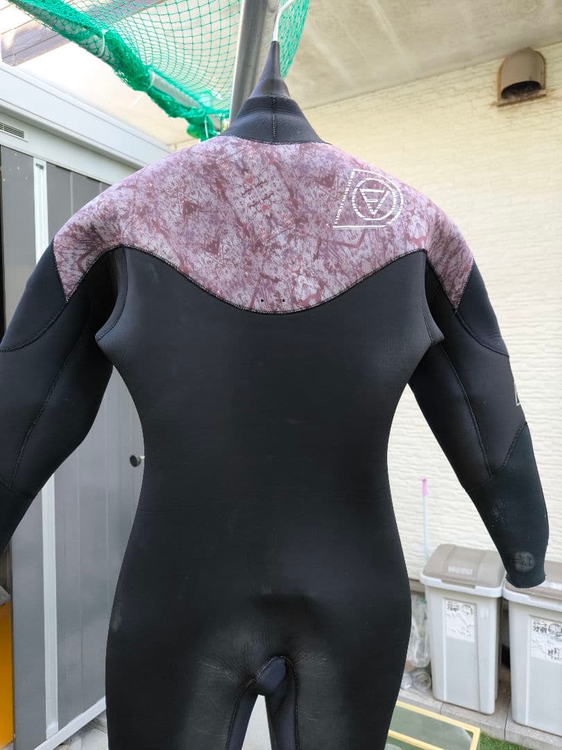 DOVE SURFIN WETSUITS　ドライスーツ