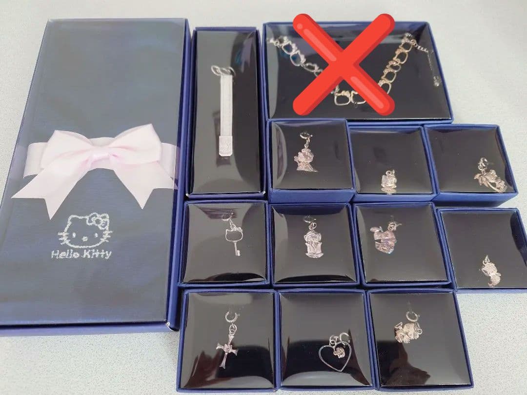 Hello Kitty アクセサリーコレクション 13点