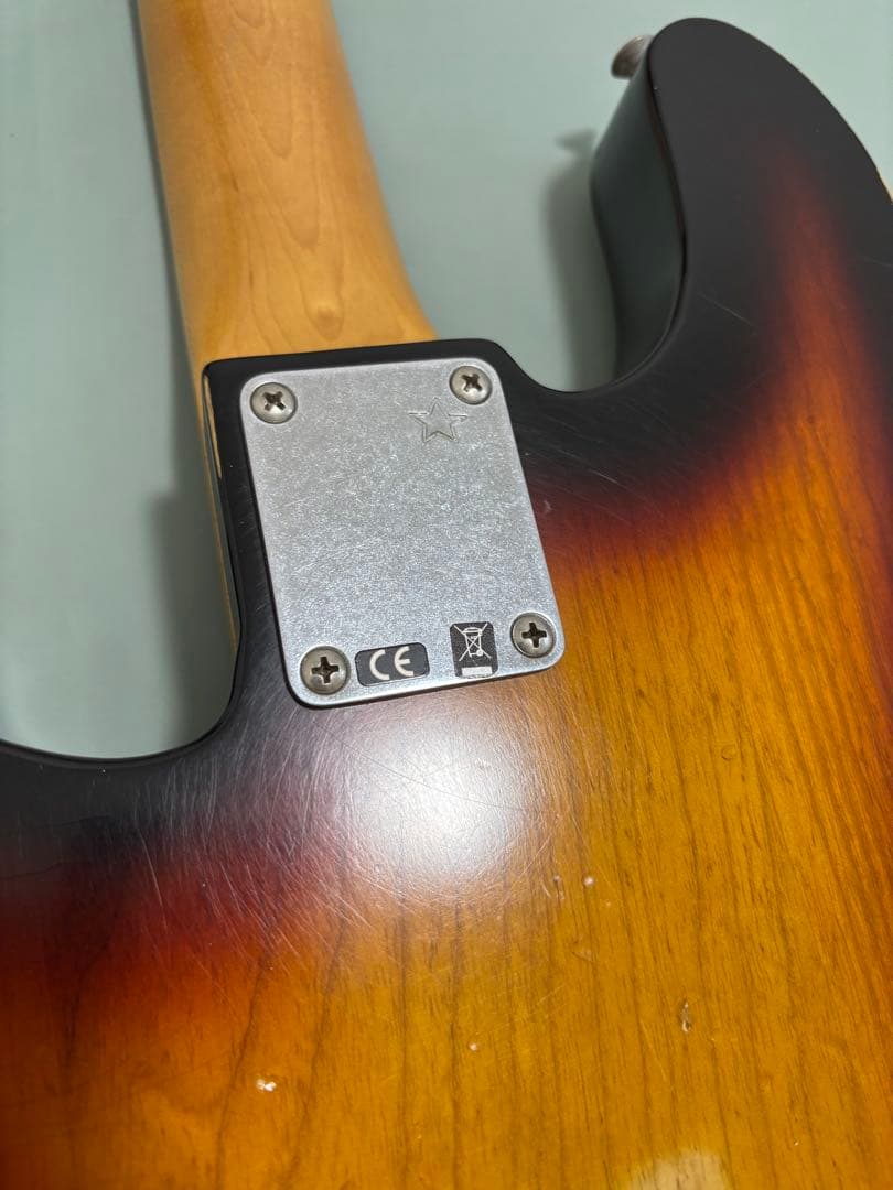 Fender Mike Dirnt シグネイチャーモデル　ベース