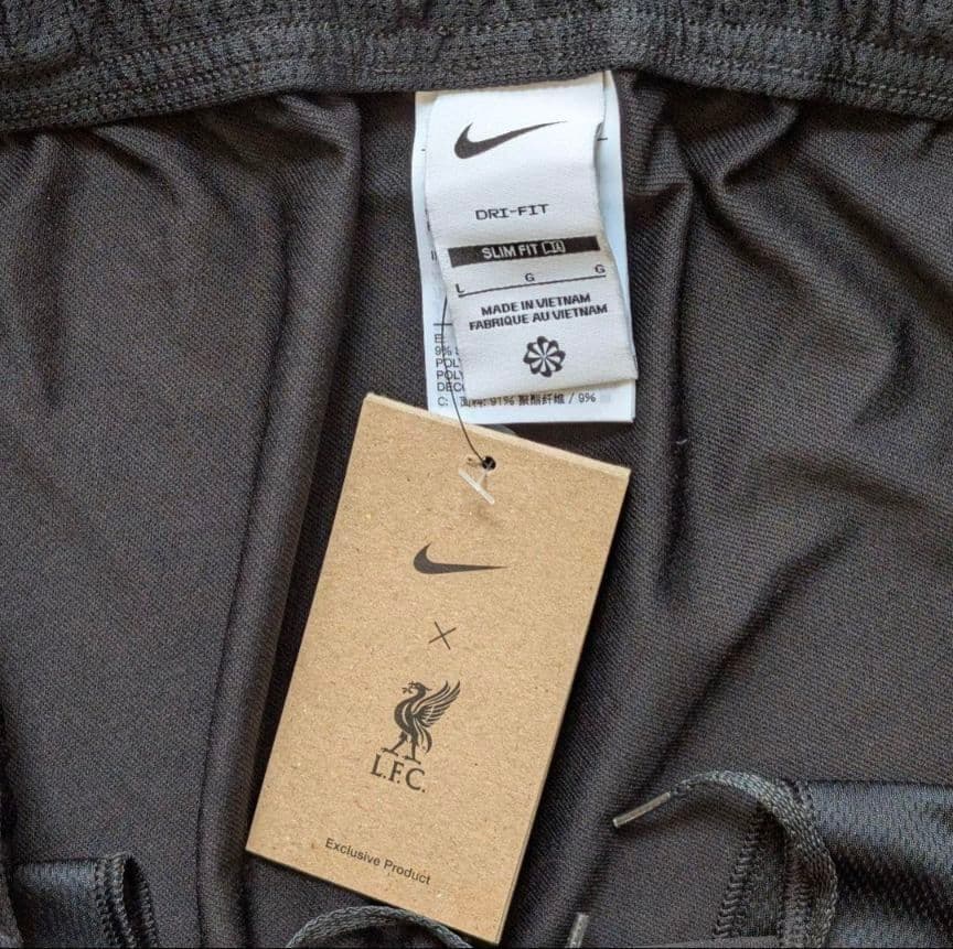 【新品】ナイキ リヴァプールFC トラックパンツ ジャージ Lサイズ ラスト1本