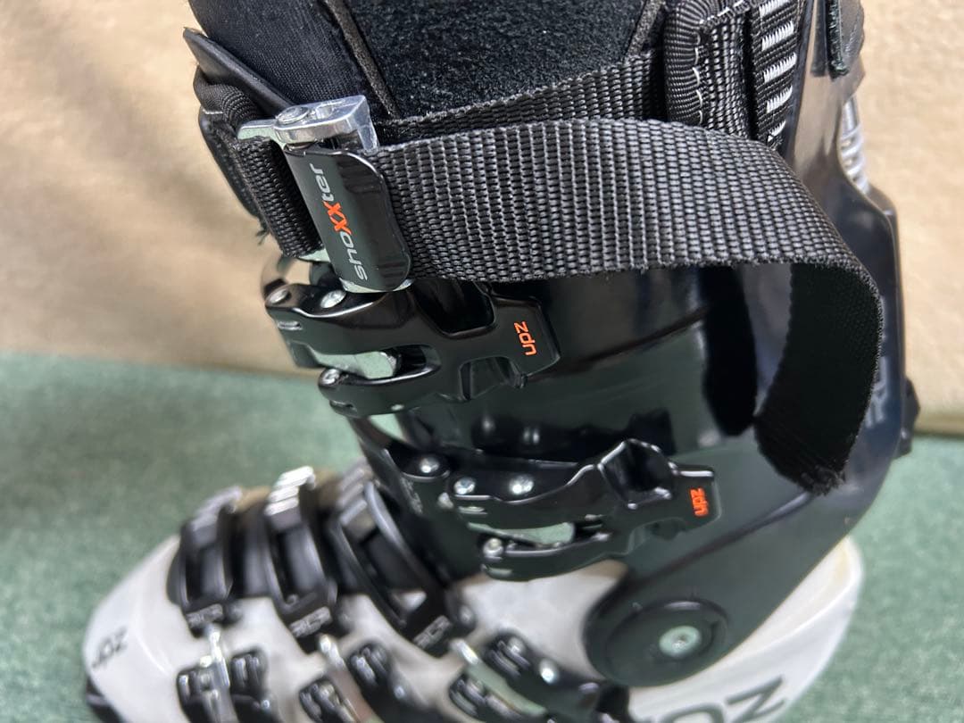 UPZ RC10 スノーボードハードブーツ