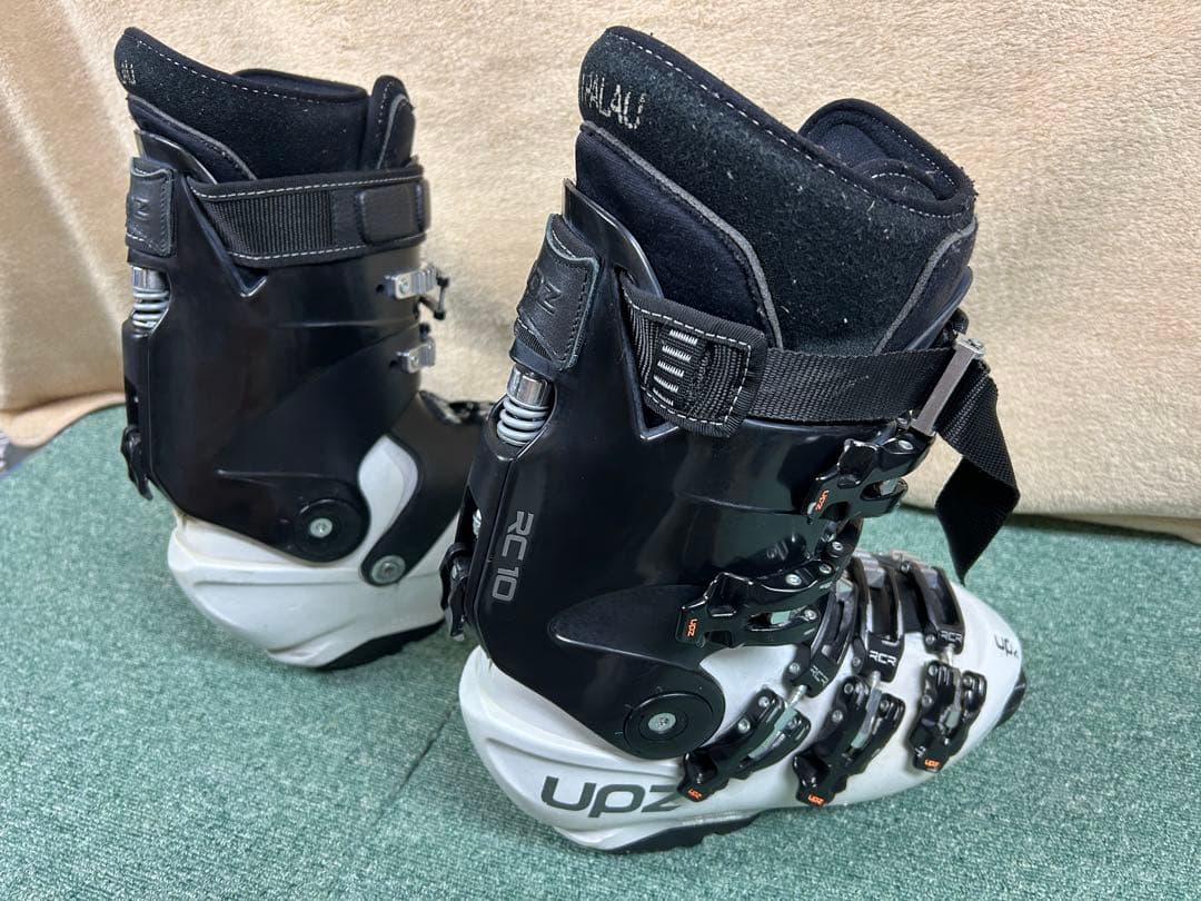 UPZ RC10 スノーボードハードブーツ