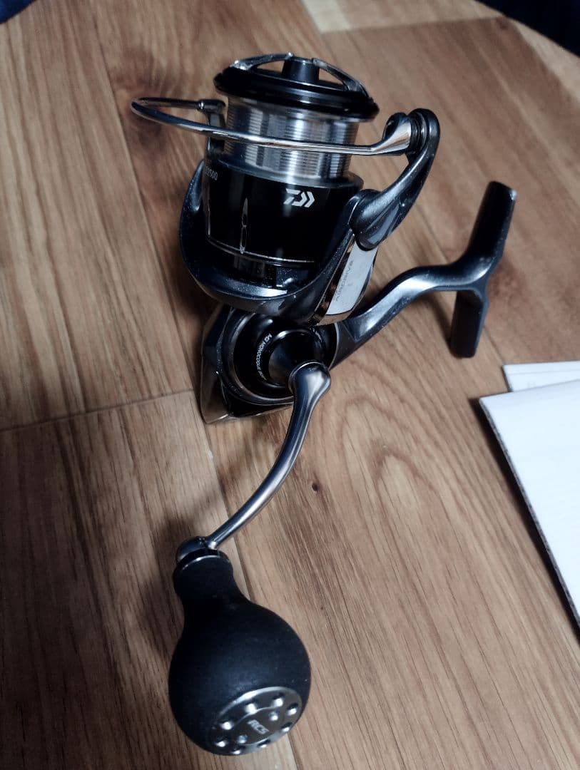 LUVIAS PC LT2500 スピニングリール