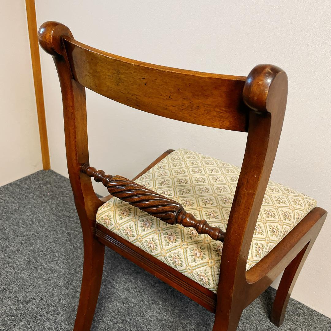 英国　アンティーク　ダイニングチェア 椅子 彫刻 ツイストレール マホガニー