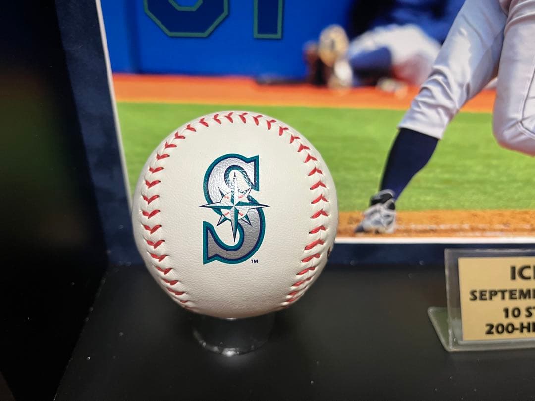 イチロー 10年連続200安打記念ディスプレイ