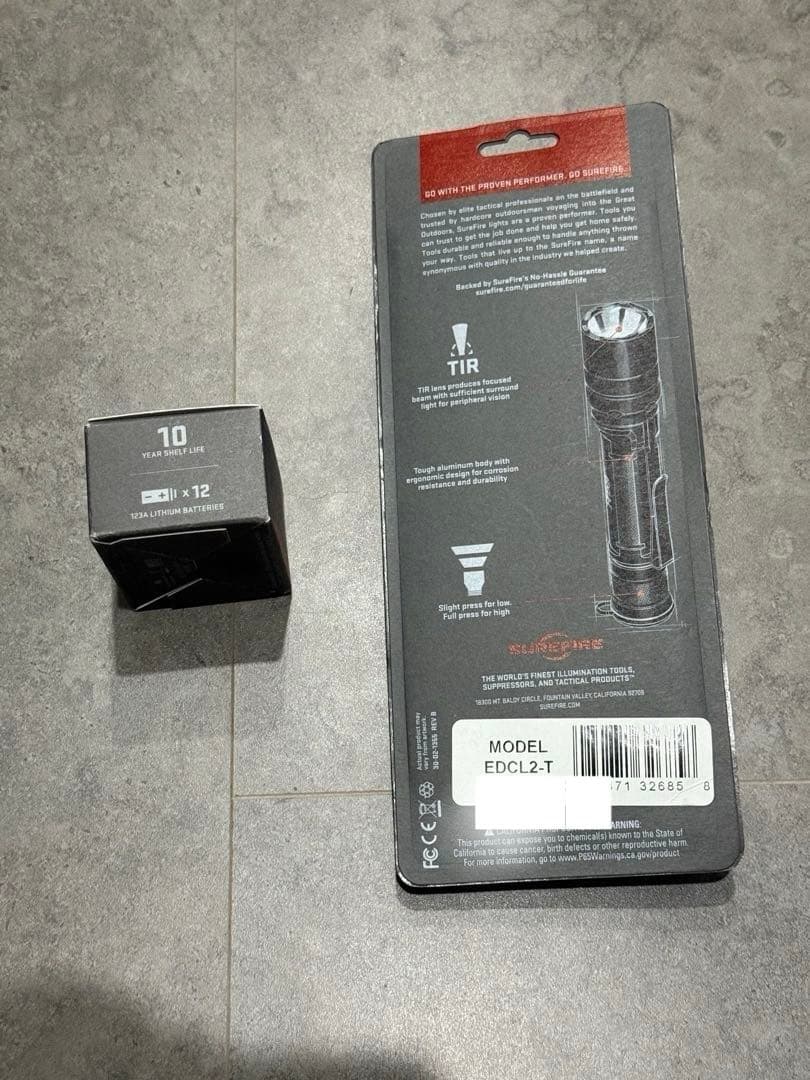 SUREFIRE EDCL2-T 懐中電灯 電池10本