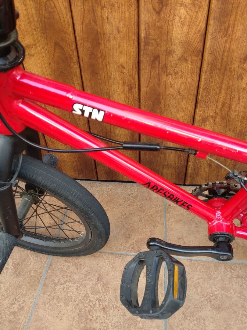 STN ARESAVES BMXバイク レッド　16インチ
