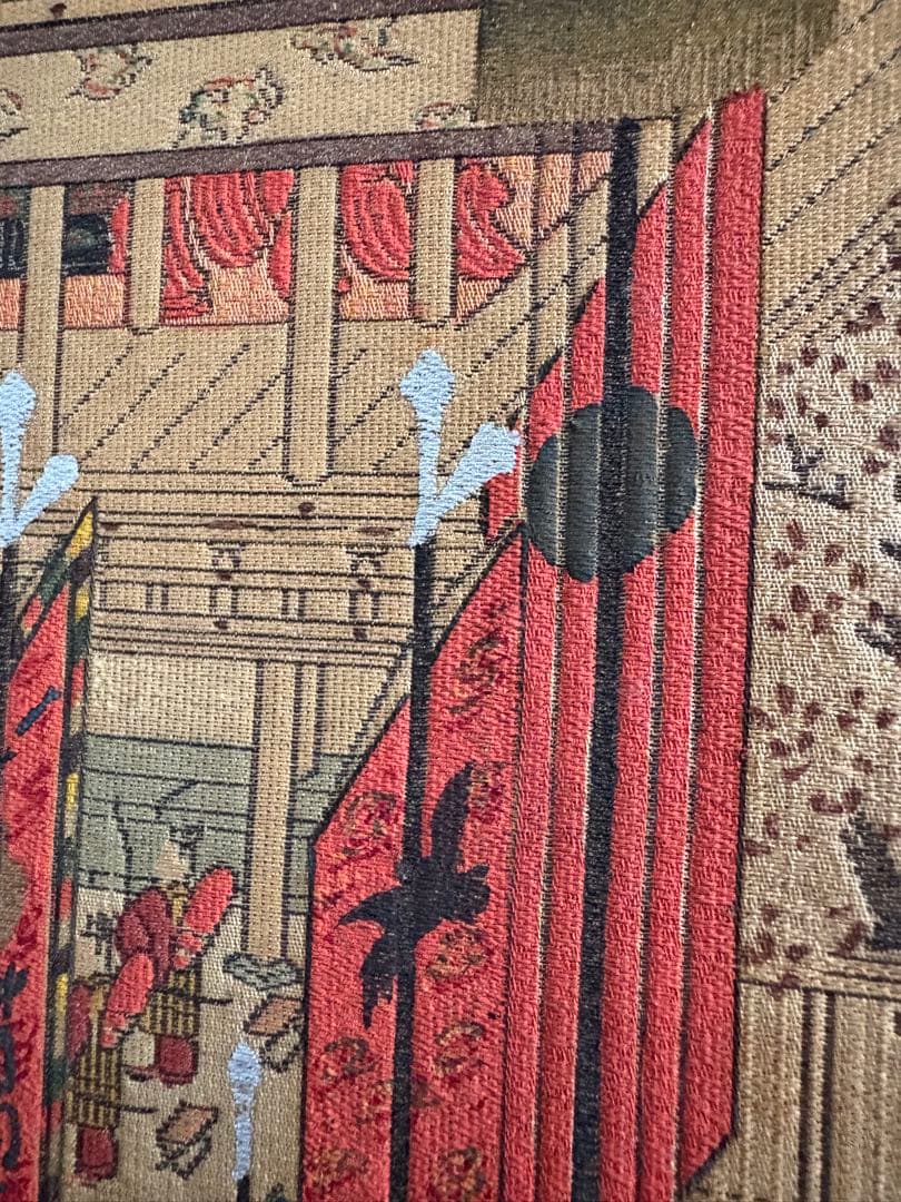 横額　機械刺繍？　御即位礼紫宸殿の儀の図　102cm×55cm