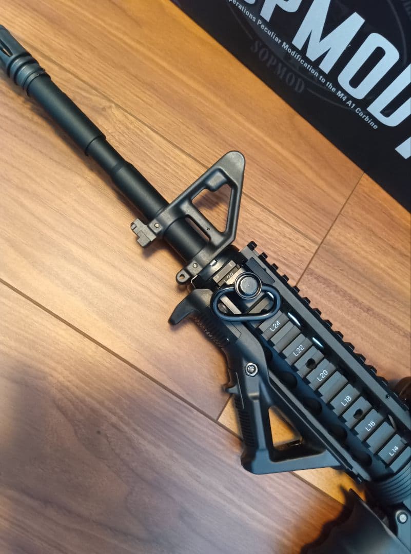 美品　東京マルイ次世代M4　SOPMOD　電動ガン