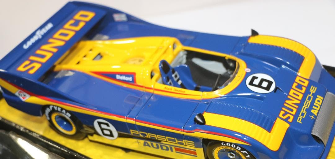 ミニチャンプス製　ポルシェ９１７／３０　１９７３年カンナムチャンピオン　1/18