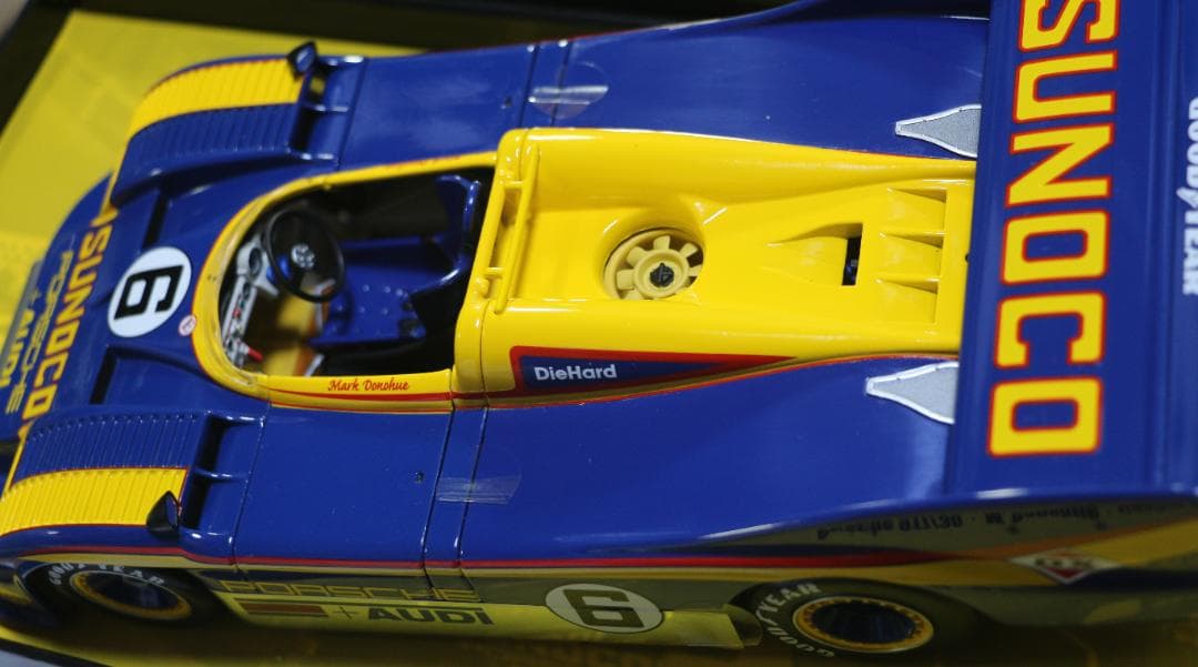 ミニチャンプス製　ポルシェ９１７／３０　１９７３年カンナムチャンピオン　1/18