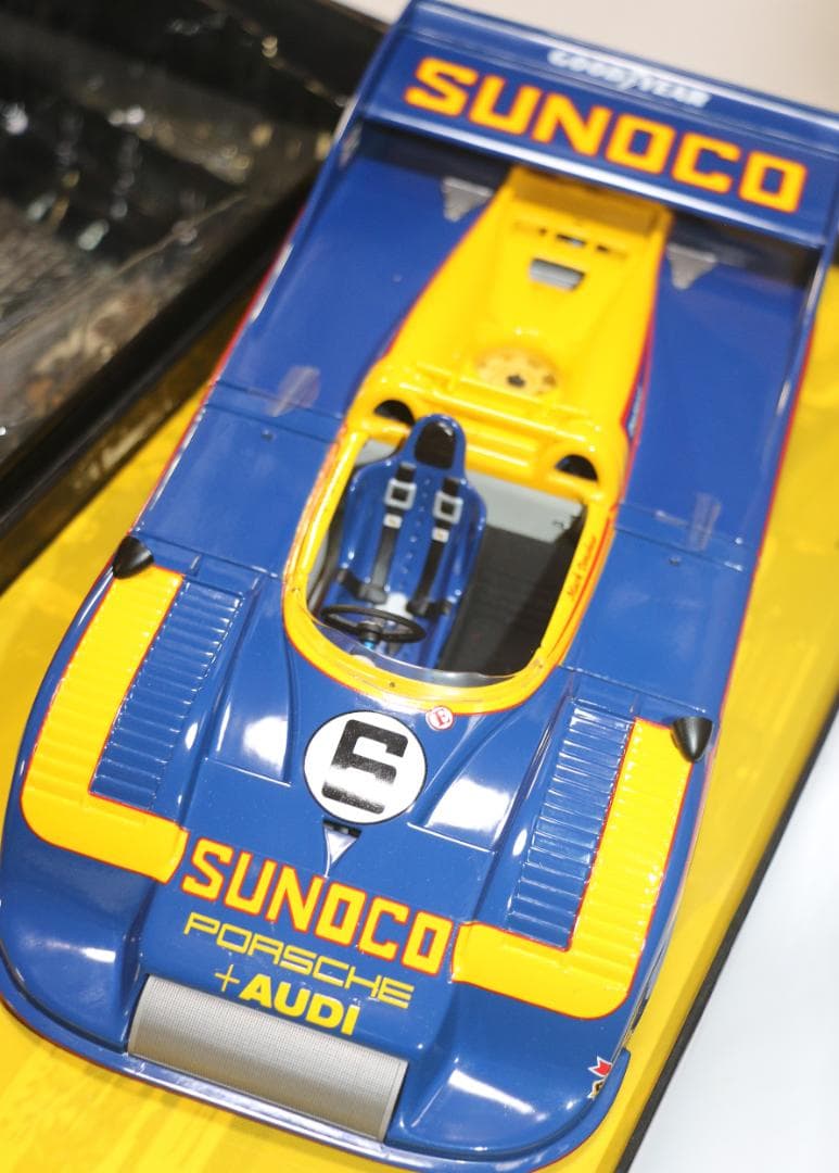 ミニチャンプス製　ポルシェ９１７／３０　１９７３年カンナムチャンピオン　1/18
