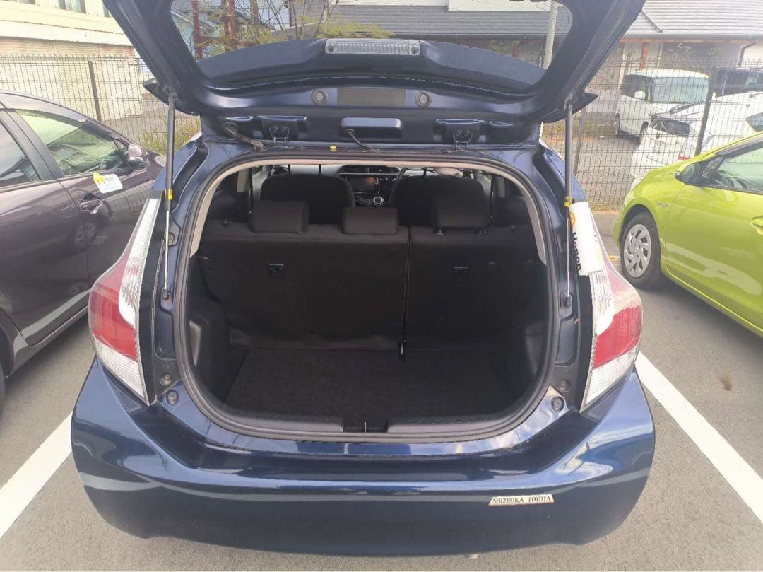 トヨタ アクア低走行大阪府