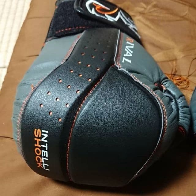 ライバル　Intelli-shock バッググローブ　Mサイズ(10oz)