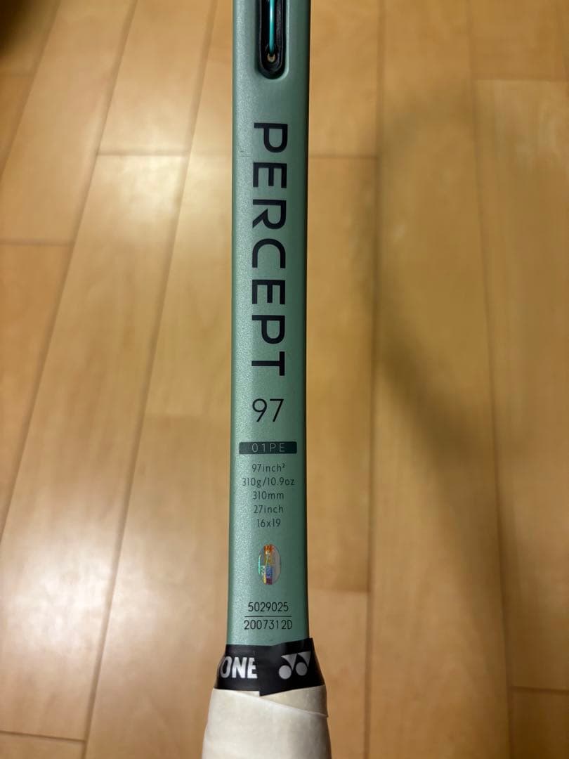 PERCEPT 97 硬式テニスラケット 310g 16x19