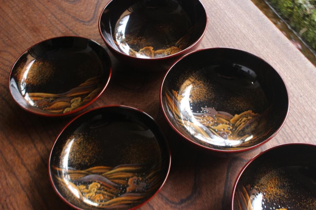 小傷あり！風情ある千筋糸目に極上桐花蒔絵の映えるお椀2点（検輪島塗懐石椀雑煮椀