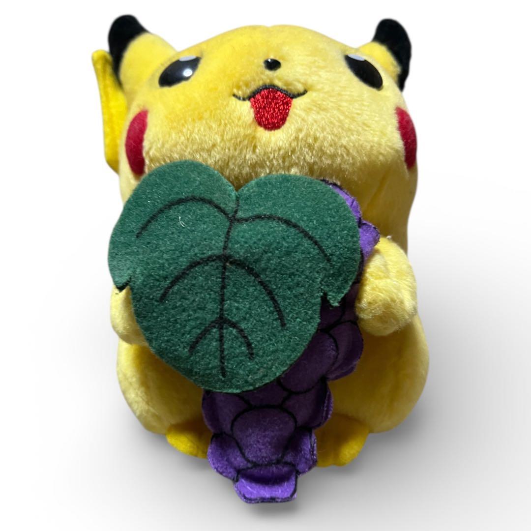 ピカチュウ ぬいぐるみ ぶどう付き ポケモン 高さ15cm