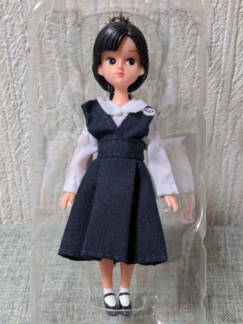 大阪信愛女学院　リカちゃん　キーホルダー　学生制服