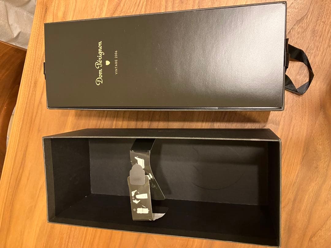 【新品】ドンペリニヨンヴィンテージ 2006年 750ml 箱•冊子付き