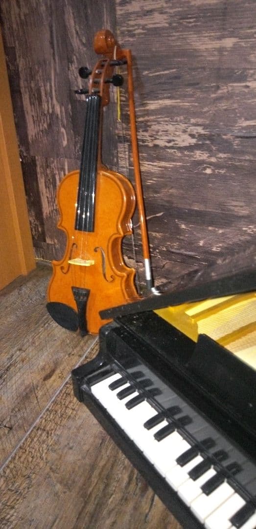 （美品）置物　バイオリンとピアノ　音楽　クラシック　演奏　弦楽器　鍵盤楽器