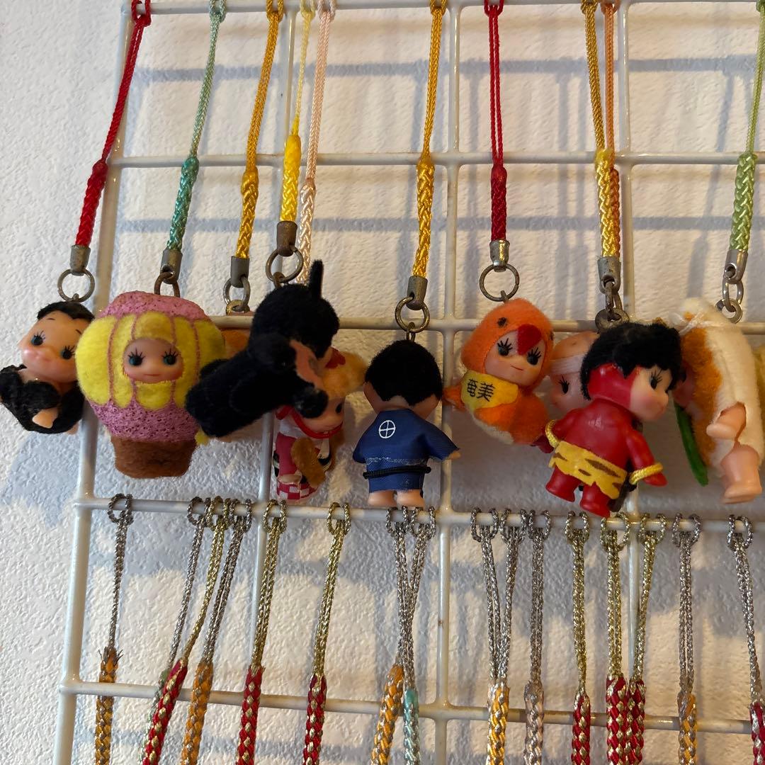 キューピーとキティのストラップ　九州メインのキャラクター　ご当地ストラップ