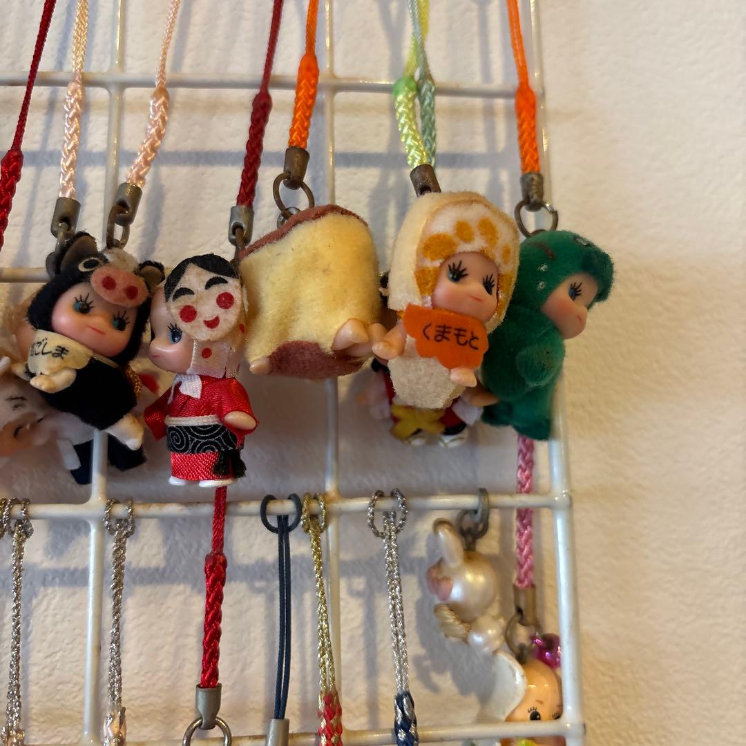 キューピーとキティのストラップ　九州メインのキャラクター　ご当地ストラップ