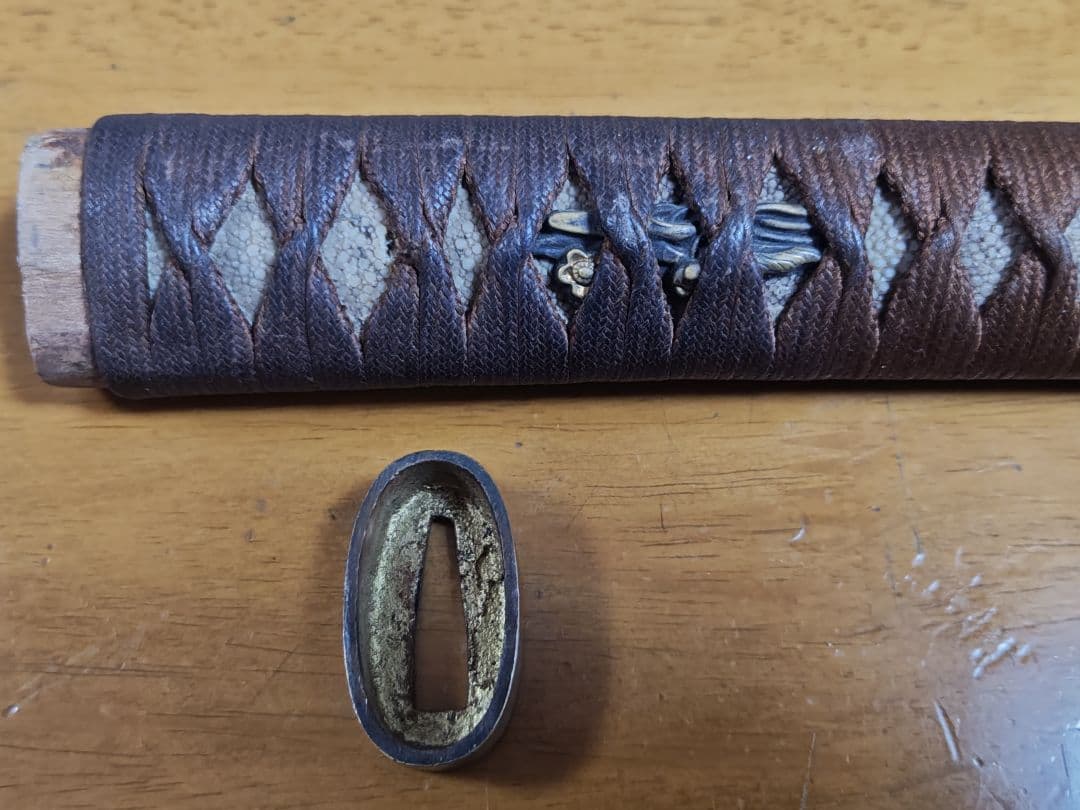 江戸期　打刀拵 黒鞘 茶色柄、鐔、金着切羽、鐺