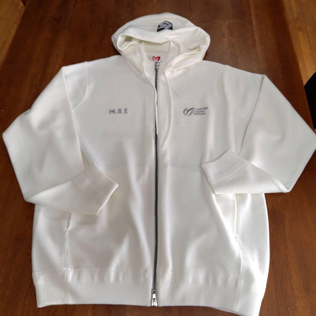 マスターバニー/パーカーサイズ4