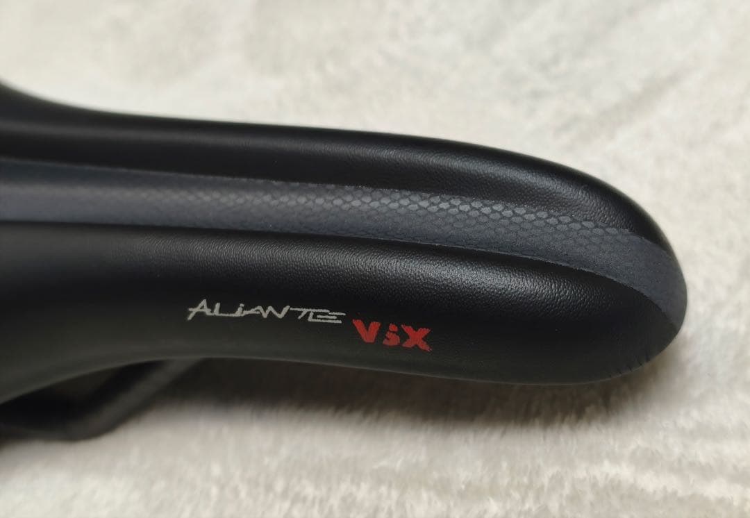 fi'zi:k ALIANTE VERSUS X カーボンレール229g