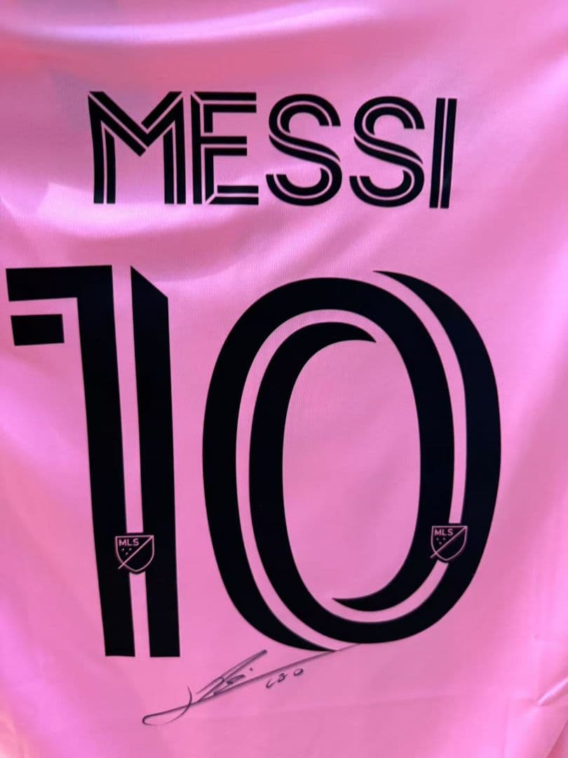 リオネル・メッシ直筆サイン入りインテル・マイアミユニフォーム