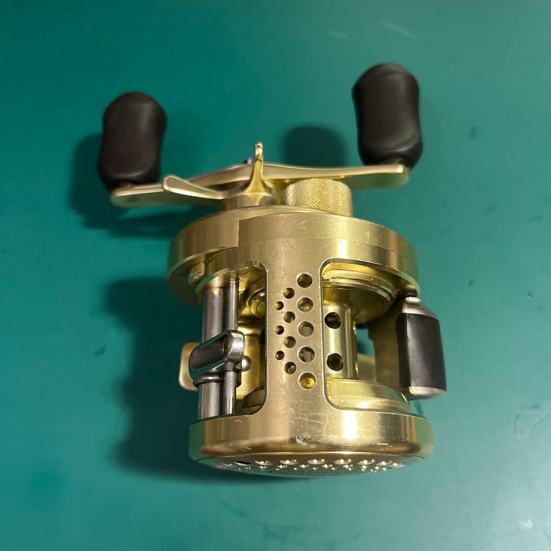 シマノ　00 カルカッタコンクエスト 200