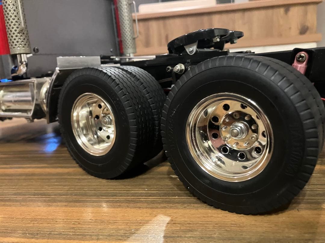 タミヤ 1/14 グローブライナー ライトユニット付き