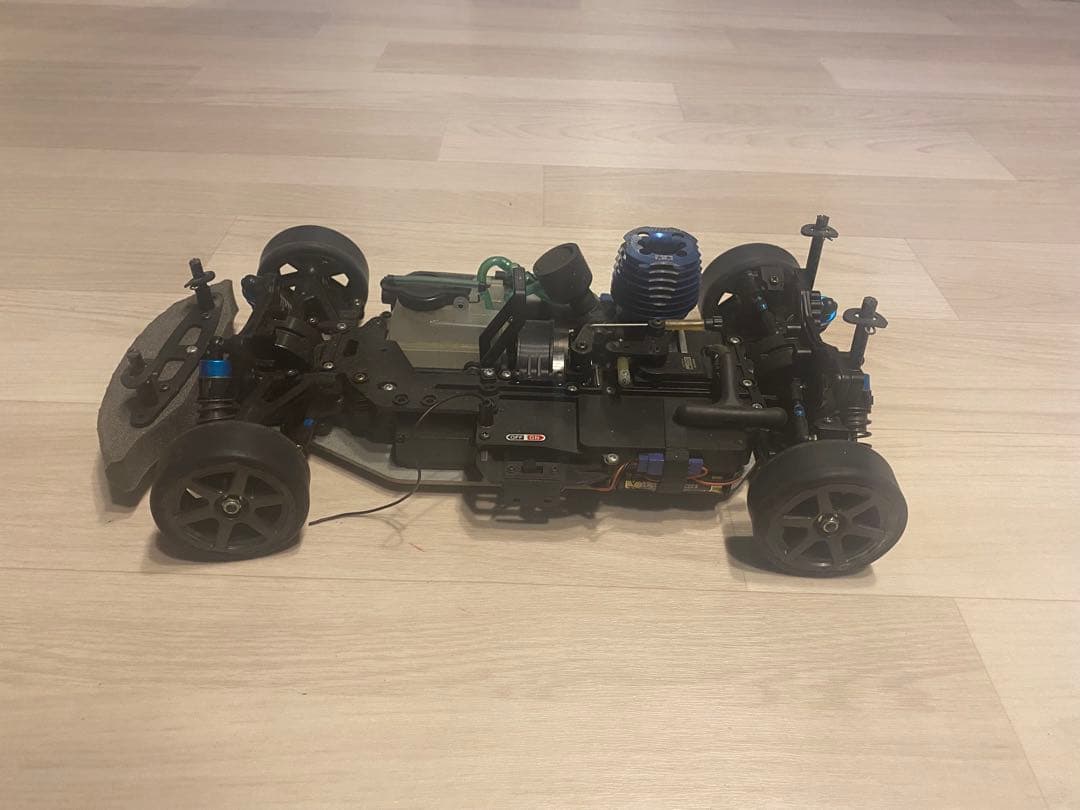 ※ジャンク品 ガソリンエンジン RCカー 調整可能サスペンション