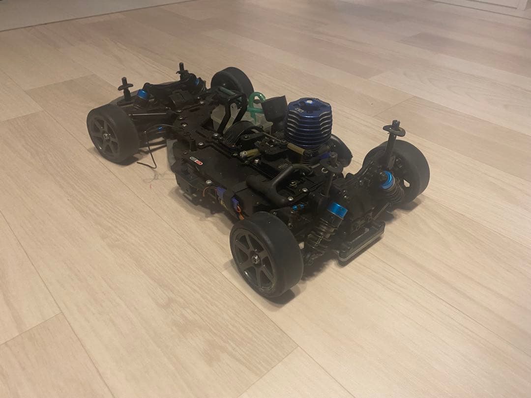 ※ジャンク品 ガソリンエンジン RCカー 調整可能サスペンション