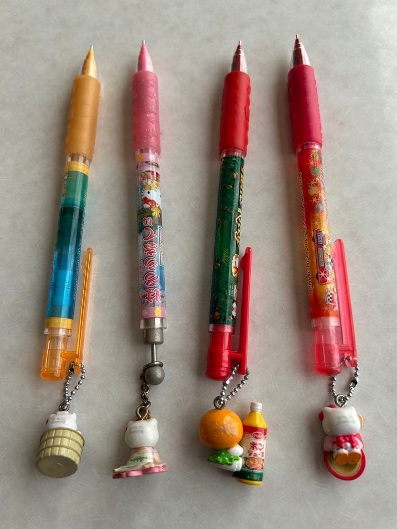 ハローキティご当地シャーペン16本セット