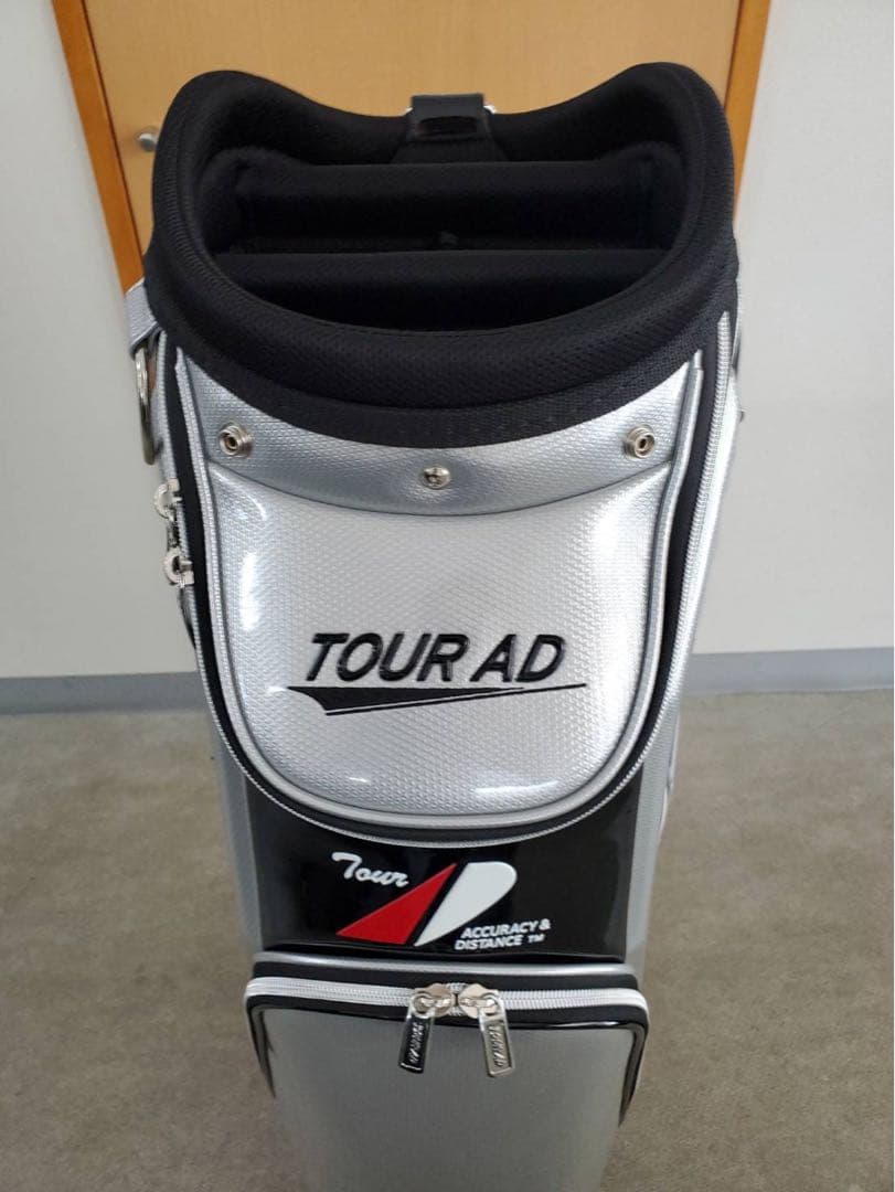 GRAPHITE DESIGN TOUR AD シルバー　キャディバッグ